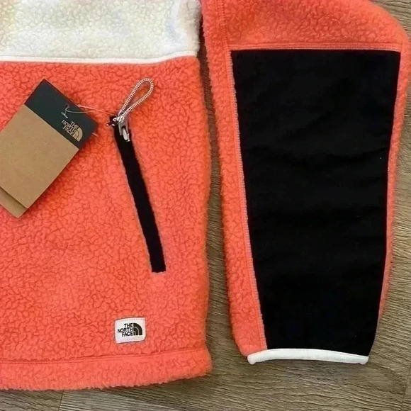 The North Face Women’s Fleece Jacket, Small - Picture 5 of 9